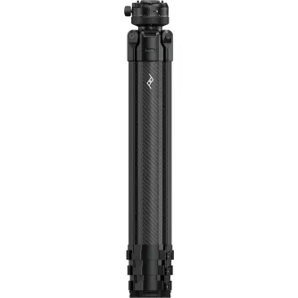 Peak Design Pro Tall Tripod melns, karbonsvara šķēpveida uzskats ar pilnībā izstieptām kājām un alumīnija kāju bloķēšanas sistēmu
