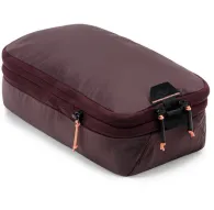 Marona krāsa Peak Design Packing Cube Small ar UltraZip, divām nodaļām un izturīgu pašsarīgo audumu organizētai ceļojuma bagāžas glabāšanai.Marona krāsa Peak Design Packing Cube Small ar UltraZip, divām nodaļām un izturīgu pašsarīgo audumu organizētai ceļojuma bagāžas glabāšanai.