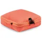 Peak Design Packing Cube Medium korāla krāsā ar UltraZip šķeltuvju un kompresijas rāvējslēdzēju, ideāls organizētai ceļojuma bagāžai