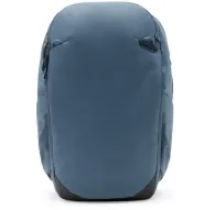 Рюкзак Peak Design Travel Backpack 30L синего цвета «океан», вид сзади, демонстрирующий водостойкий корпус из 400D переработанного нейлона и магнитные клапаны для плечевых лямок.Рюкзак Peak Design Travel Backpack 30L синего цвета «океан», вид сзади, демонстрирующий водостойкий корпус из 400D переработанного нейлона и магнитные клапаны для плечевых лямок.