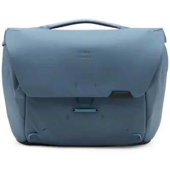 Peak Design Everyday Messenger V2 13L okeāna zilā ūdenī izturīga soma ar Magnislēdzi un izturīgu 400D reciklētu neilona konstrukciju