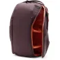 Peak Design Everyday Backpack Zip V2 20L Eclipse krāsā ar atvērtu sānu paneli, kur redzami iekšējie nodalījumi, aizsargājošs laptopa vāks un FlexFold dalītāji organizētai glabāšanai