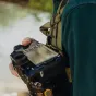 Peak Design Capture V3 kameras klips, droši piestiprināts pie DSLR jostas, ātrai piekļuvei un ērtībai ceļojot