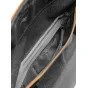 Внутренний вид рюкзака Peak Design Field Pouch V2 черного цвета с расширяющимся ролл-топом, организованными сетчатыми и застежками карманами для аксессуаров камеры.