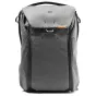 Рюкзак Peak Design Everyday Backpack V2 30L серого цвета спереди с застежкой MagLatch и всепогодной защитой UltraZip