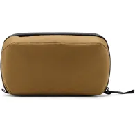 Peak Design Wash Pouch coyote krāsā - izturīga, ūdensizturīga tualetes soma ar izturīgu UltraZip slēdzi un pretplēšanos izturīgu audumuPeak Design Wash Pouch coyote krāsā - izturīga, ūdensizturīga tualetes soma ar izturīgu UltraZip slēdzi un pretplēšanos izturīgu audumu
