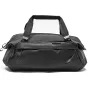 Черный дорожный дюфелек Peak Design Travel Duffel 35L с водонепроницаемым дном, прочной тканью из 400D нейлона и съемной плечевой лямкой