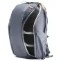 Рюкзак Peak Design Everyday Backpack Zip V2 15L Midnight – открытый боковой вид с внутренними разделителями и карманами, демонстрирующий организационную систему и детали дизайна.