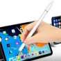 Стилус Tech-Protect USP200 белого цвета в использовании на планшете, с точными наконечниками для письма и рисования, элегантный дизайн для удобного взаимодействия с цифровыми устройствами.