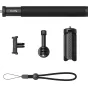 SmallRig selfi stieva komplekts DJI Osmo Action 6/Nano ar magnetisko adapteri, kameras montāžu, statīvu un rīkstura jostu attēlots atsevišķi.