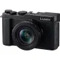Компактная камера Panasonic Lumix L10 черного цвета с объективом Leica 24-75 мм F1.7-2.8, вид спереди с кольцом управления диафрагмой и текстурной рукояткой