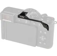 Ручка SmallRig 5702 для камеры Panasonic LUMIX L10 черного цвета, установленная на горячий башмак для удобного одноручного съемкиРучка SmallRig 5702 для камеры Panasonic LUMIX L10 черного цвета, установленная на горячий башмак для удобного одноручного съемки