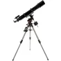 Телескоп Celestron Advanced VX 6 Refractor, установленный на серебряном штативе с регулируемыми ногами, с длинной цилиндрической трубой, оранжевым логотипом, небольшим вторичным зеркалом и пультом дистанционного управления для т