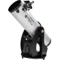 Телескоп Celestron StarSense Explorer 10" Dobsonian на черном штативе с док-станцией для смартфона, с серебристым корпусом и черными акцентами, брендингом StarSense и красной точкой искателя.