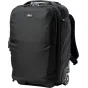 Izturīgs melns Think Tank Airport Essentials Rolling Backpack ar 80 mm riteņiem, vairākiem nodalījumiem un priekšējo organizatoru ceļojumiem un fototehnikai.