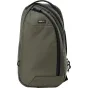 Зеленый рюкзак Think Tank TurnStyle 11L с черной молнией, передним карманом и подушечным отсеком для планшета. Оснащен дышащей сетчатой спинкой, регулируемыми плечевыми ремнями и направляющей для крепления камеры. Логотип бренда