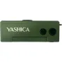 YASHICA Funtastic Keychain Camera (Snoopys Summit) ar kompakto dizainu, mazu objektīvu, divām pogām un zīmola nosaukumu 'YASHICA' baltā tekstā.