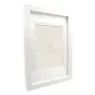 White Focus Dahlia photo frame with 15x20 cm outer dimensions and 10x13 cm inner opening, featuring a minimalist logo and text 'FOCUS LOVE YOUR PHOTOS' on a light beige background.