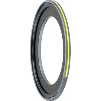 Адаптер NISI JetMag Pro 82 Prolock с матовой черной отделкой, яркой желтой люминесцентной полосой и магнитной системой крепления фильтров.