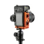 3 Legged Thing ZOOEY QD 110mm Arca L Bracket Copper для Nikon Z8, установленный на штативе с видимыми портами для аксессуаров