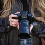 Viltrox AF 90mm F2.2 EVO APS-C lenzs Fudžifilm X montam ar plašu apertūru, STM autofokusu un vieglu dizainu portretiem un vāja apgaismojuma fotografēšanai