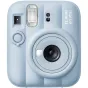 Fujifilm Instax Mini 13 мгновенная камера в цвете Frost Blue с круглым объективом, вспышкой и кнопкой самосъемки, с текстурированной ручкой и брендингом на корпусе.