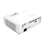 Philips PR-650 WXGA projektors, attēlots no leņķa, ar priekšējo paneli, kurā ir Philips logo, vadības pogas un ventilācijas restes, kā arī aizmugurējo paneli ar HDMI, VGA, USB portiem un audio ligzdām.