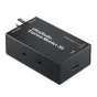 Blackmagic Design UltraStudio Express Monitor 3G kompaktā video monitors ar SDI un HDMI izejām un USB‑C savienojumu, uz balta fona