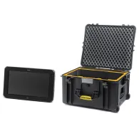 Открытый жесткий кейс HPRC 2730W для монитора Atomos Sumo 19 с желтой внутренней пеной, расположенный рядом с мониторомОткрытый жесткий кейс HPRC 2730W для монитора Atomos Sumo 19 с желтой внутренней пеной, расположенный рядом с монитором