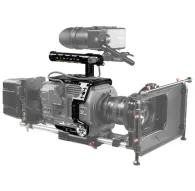 Shape Sony FX9 камера-корпус с верхней ручкой, матовый черный алюминий, обеспечивает защиту и множество монтажных точек для аксессуаров, идеально подходит для профессиональной видеосъемки.Shape Sony FX9 камера-корпус с верхней ручкой, матовый черный алюминий, обеспечивает защиту и множество монтажных точек для аксессуаров, идеально подходит для профессиональной видеосъемки.