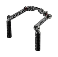 Wooden Camera 15mm Studio Handgrip Kit ar regulējamiem pagarinājumiem, teksturētām rokturiem un sarkaniem krāsu gredzeniem profesionālai kameru apstrādei.Wooden Camera 15mm Studio Handgrip Kit ar regulējamiem pagarinājumiem, teksturētām rokturiem un sarkaniem krāsu gredzeniem profesionālai kameru apstrādei.