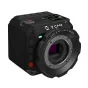 Z-CAM E2N 4K NDI kamera ar lielu objektīva stiprinājumu, teksturētu rokturi un digitālo displeju, kas rāda 'STBY' zaļā krāsā, ar kompakto korpusu, vadības pogām un sarkano ieslēgšanas pogu.