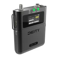 Deity THEOS DLTX фантомное питание для bodypack передатчика, вид спереди с двумя SMA антеннами, зажжённые зелёные индикаторы POWER и AUDIO, LCD дисплей показывает 580.0 частоту, +18 dB усиление и MIC-48V, стильный чёрный корпус Deity THEOS DLTX фантомное питание для bodypack передатчика, вид спереди с двумя SMA антеннами, зажжённые зелёные индикаторы POWER и AUDIO, LCD дисплей показывает 580.0 частоту, +18 dB усиление и MIC-48V, стильный чёрный корпус 