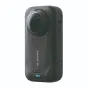 Insta360 X6 Standard Bundle Midnight Black 360° videokamera ar lielu apaļu objektīvu, teksturētu rokturi un zilu LED indikatoru