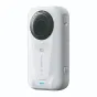 Insta360 X6 Standard Bundle Arctic White 360° kamera ar lielu melnu objektīvu, teksturētu rokturi un zilu LED indikatoru. Sānu skats rāda barošanas pogu un USB-C portu. Priekšējais skats attēlo 'Insta360 X6' zīmolu un mazu skaļr