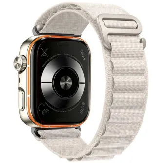 Tech-Protect zvaigžņu nylon watch strap ar elpojošu tekstila dizainu, ātri atbrīvojama sprādze, saderīgs ar Huawei Watch Fit 3/4/4 Pro/5/5 Pro, piestiprināts pie viedpulksteņa ar oranžu akcentu līniju.