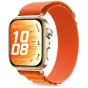 Tech-Protect oranžs neilona pulksteņa siksniņa Huawei Watch Fit 3/4/4 Pro/5/5 Pro, piestiprināta pie viedpulksteņa, kas rāda 10:08 un veselības datus.