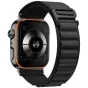 Tech-Protect melns nylona pulksteņa siksna ar oranžu akcentu uz Huawei Watch Fit 3/4/4 Pro/5/5 Pro, redzama pulksteņa aizmugure ar sensoru un regulējama teksturēta siksna.