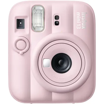 Канди-розовый Fujifilm Instax Mini 13 instant camera спереди, 60 мм объектив, встроенная вспышка, кнопка таймера и зеркало для селфи.