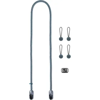 Peak Design Form Rope kameras siksna, okeāna krāsā, 118,5 cm gara, 10 mm virves diametrs, ar zema profila ātrajiem savienotājiem un atbilstošu alumīnija aksesuāru cilpu, kā arī četriem papildu āķiem.