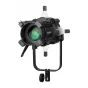 Yongnuo SPL100 Spotlight gaismas modificators ar Bowens montu, melna korpuss, priekšējā lēca ar zaļām atspulgām, pievienoti borta durvis, U formas rokturis un iekļautie aksesuāri, piemēram, gobo filtra turētājs un transporta kas