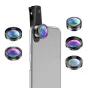 Apexel APL-DG6 6-in-1 telefona objektīvu komplekts ar klipu, kurā redzams platleņķa objektīvs, kas piestiprināts pie viedtālruņa, un pilns makro, fisheye, CPL, ND32 un zvaigžņu filtru objektīvu komplekts ap to.