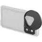 SmallRig 67mm šķērskrusts filtru adaptors uzas uz transparentu iPhone 18 Pro atslēgu, redzot trīs filtru ērskus un pēdējo kameras modul.