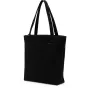 Peak Design City Tote 15L melna šķērskrusts ar magnetiskiem grabiem, frontālējā poga ar "peak design" etiketi, D‑ring iekšlīdzeklis un ceļa zipnes poga, parādīts uz baltā laukā.