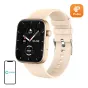 Zelta Colmi P71 smartwatch ar bežas svītru silikonu strapu, 1,9‑inčas IPS touchscreen ar attēlam likumiem, atspiedzots pie COLMI smartfonas izkārtne un PUBU logo.