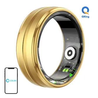 Zelta Colmi R06 smart ring izmērs 8 ar transparentu pusi, kas atskatās ieteka sensoru un ķīmniecības, pievienots ar smartfonu, kas parādītas COLMI logotipas.