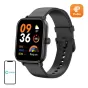 Colmi P81 melna smartwatch ar silikonas joslni, 1,9‑inčas IPS ekrāns ar aktivu laiku, pulznes un soļi skatā, pievienots ar smartfonu ikonu ar COLMI logu un zaļo PUBU logu, uzliekoties par savu sveicatspēja un bluetooth pozīvu fu