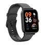 Melna Colmi P81 smartwatch ar silikonu strapu, 1,9‑inčas IPS ekrāna ar laiku un sveikates metrikas, IP68 ņemotspēja, Bluetooth pozīlīm spējams.