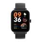 Melna Colmi P81 smartwatch ar silikonu strapu, frontālais skats, 1,9‑inčas IPS ekrāns parspauldot laiku 09:36, ģerboņu metriques, weather widget, pulzlīdzekļa un aktivitātes ģērboņi, IP68 ņīmīgums.