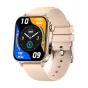 Zelta Colmi P80 smartwatch ar bežas silikona pīrīgu, parādīta kolorīta watch face ar 16358 soļiem, 785 kcal, laiks 10:09 un sveiksmietricas.